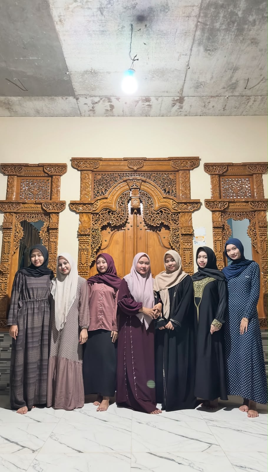 Mahasiswa KKN Ikuti Pembacaan Al-Barzanji di Pojok Baca Rajekwesi