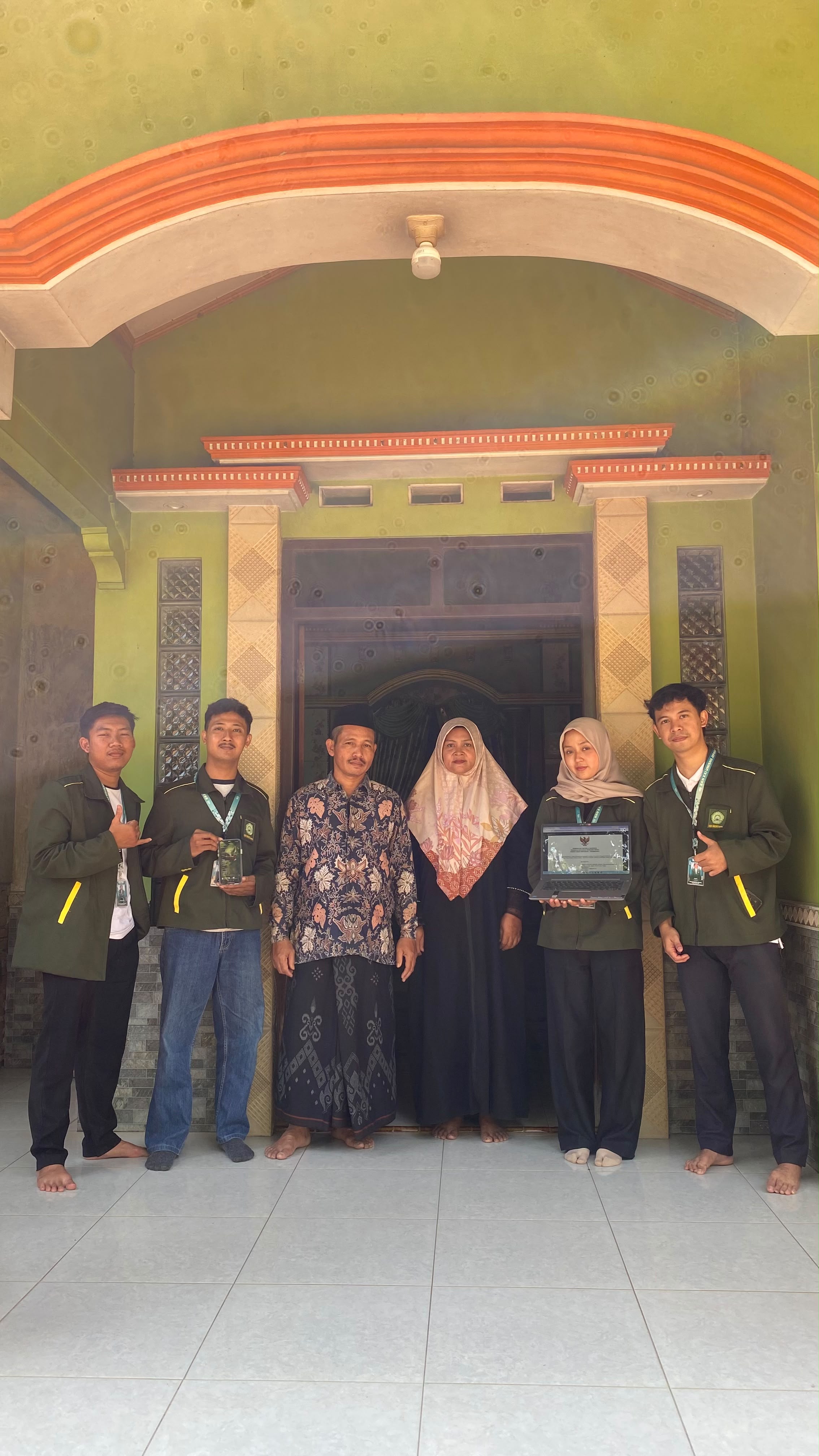 Mengembangkan Usaha Kreatif Masyarakat melalui Inovasi Produk, Pemasaran Digital, dan Penguatan Jejaring Usaha Masyarakat